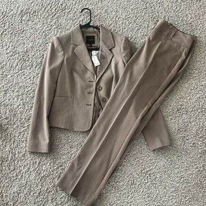 The Limited pant suit (brand new)